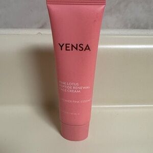 YENSAPink Lotus Peptide Renewal Face Cream - Pink